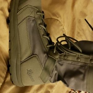 Danner tachyon 8 inch duty boot
